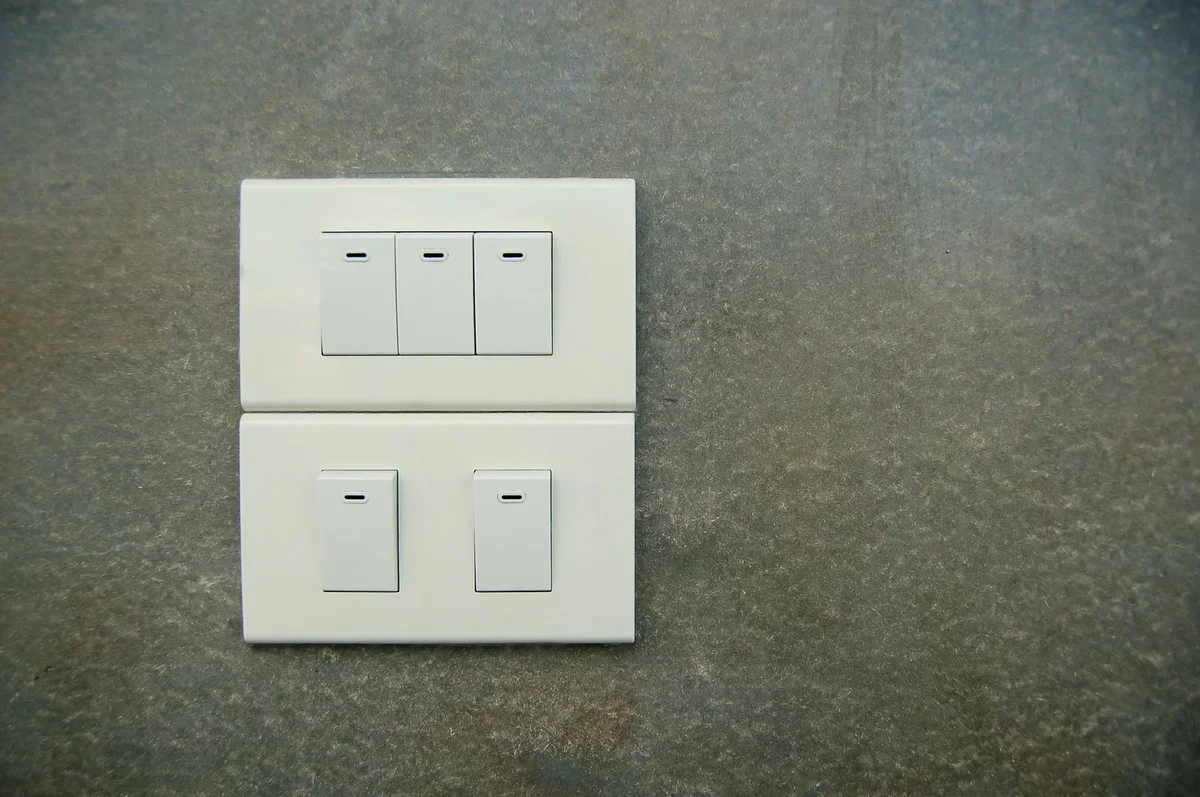 Multiprise avec interrupteur, prête à alimenter plusieurs appareils électriques
